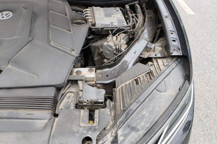 Used Volkswagen Touareg 2022 3.0 TSI Prestige Edition Classic Sport Package Engine Bay Left