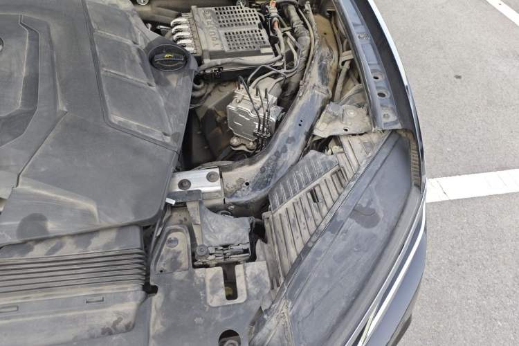 Used Volkswagen Touareg 2022 3.0 TSI Prestige Edition Classic Sport Package Engine Bay Left