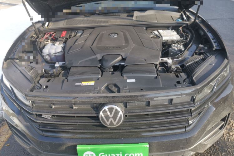Used Volkswagen Touareg 2022 3.0 TSI Luxury Edition Black Diamond Sport Package Engine Bay
