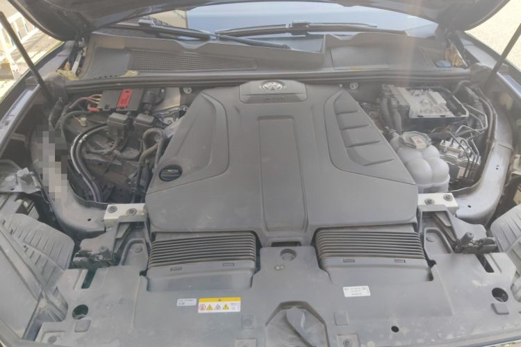 Used Volkswagen Touareg 2022 2.0 TSI Flagship Special Edition Engine Bay