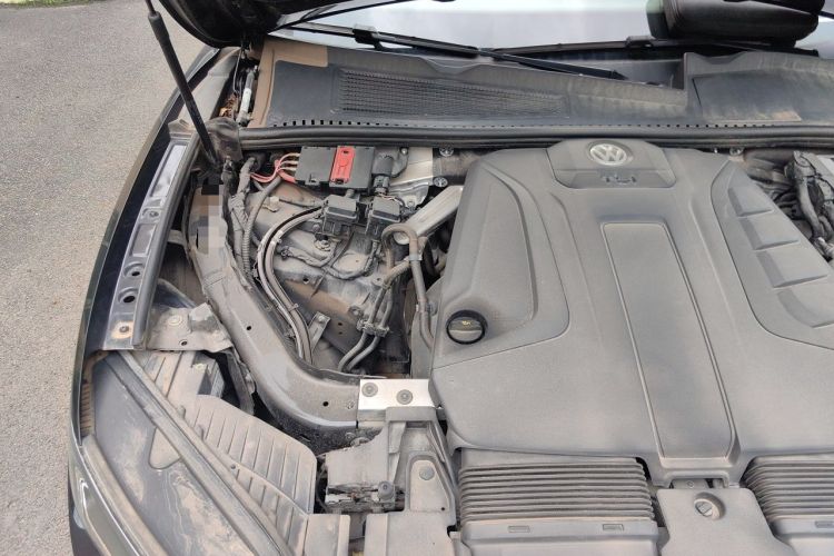 Used Volkswagen Touareg 2022 2.0 TSI RuiShang Edition Engine Bay Right