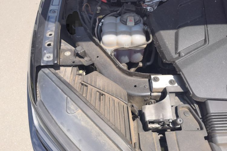 Used Volkswagen Touareg 2022 3.0 TSI Luxury Edition Black Diamond Sport Package Engine Bay Right