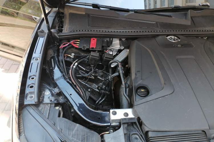Used Volkswagen Touareg 2022 2.0 TSI Flagship Special Edition Engine Bay Right