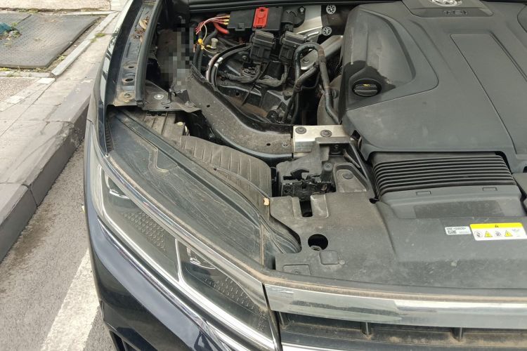 Used Volkswagen Touareg 2022 2.0 TSI RuiShang Edition Engine Bay Right