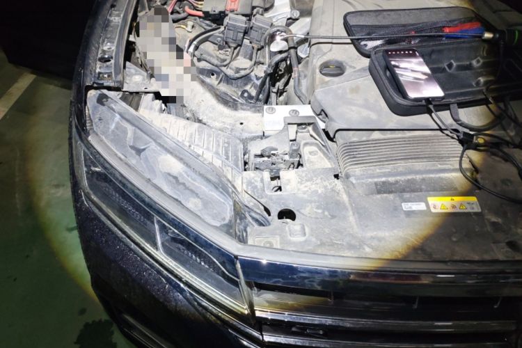 Used Volkswagen Touareg 2022 2.0 TSI RuiShang Edition Engine Bay Right