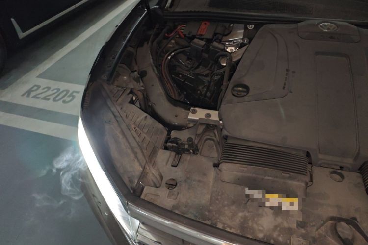 Used Volkswagen Touareg 2022 2.0 TSI Flagship Special Edition Engine Bay Right
