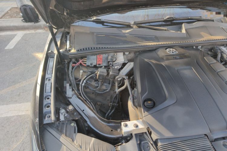 Used Volkswagen Touareg 2022 2.0 TSI Flagship Special Edition Engine Bay Right