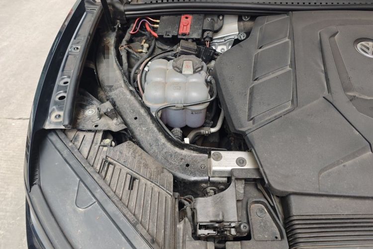 Used Volkswagen Touareg 2022 3.0 TSI Prestige Edition Classic Sport Package Engine Bay Right