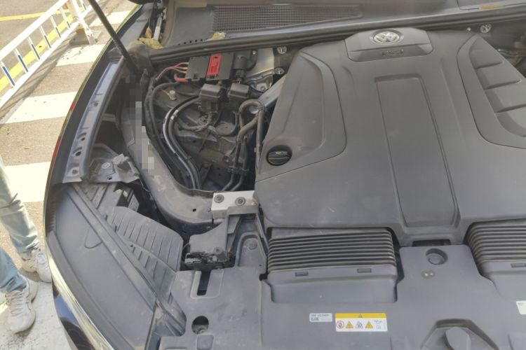 Used Volkswagen Touareg 2022 2.0 TSI Flagship Special Edition Engine Bay Right