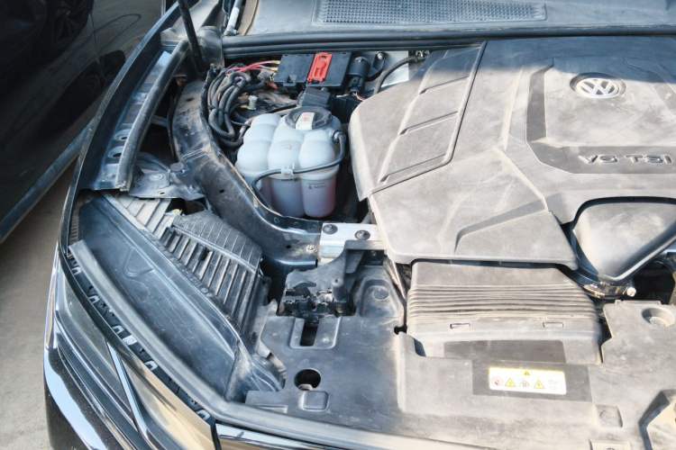 Used Volkswagen Touareg 2022 3.0 TSI Prestige Edition Classic Sport Package Engine Bay Right