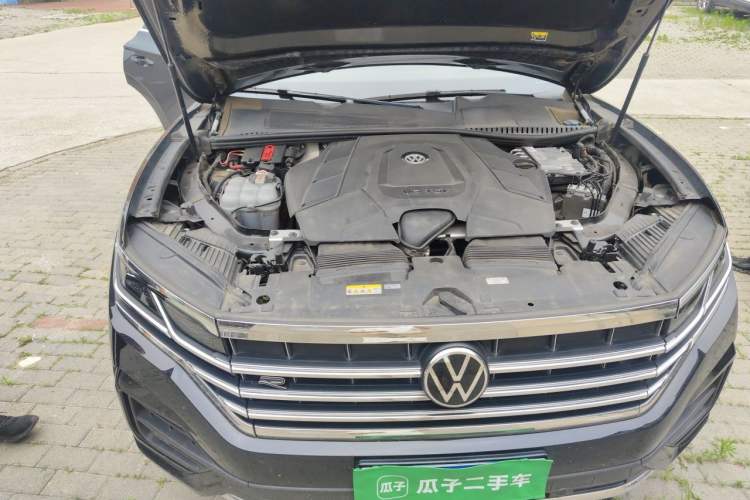 Used Volkswagen Touareg 2022 3.0 TSI Prestige Edition Classic Sport Package Engine Bay Right