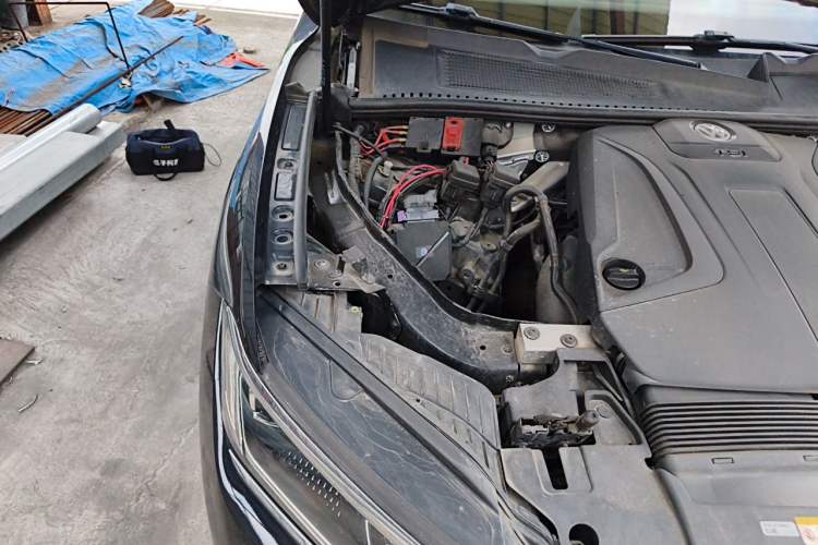 Used Volkswagen Touareg 2022 2.0 TSI RuiShang Edition Engine Bay Right