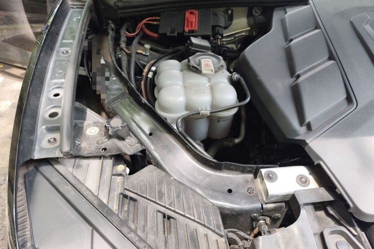 Used Volkswagen Touareg 2022 3.0 TSI Luxury Edition Black Diamond Sport Package Engine Bay Right
