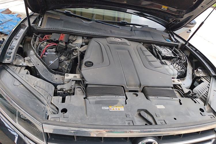 Used Volkswagen Touareg 2022 2.0 TSI RuiShang Edition Engine Bay