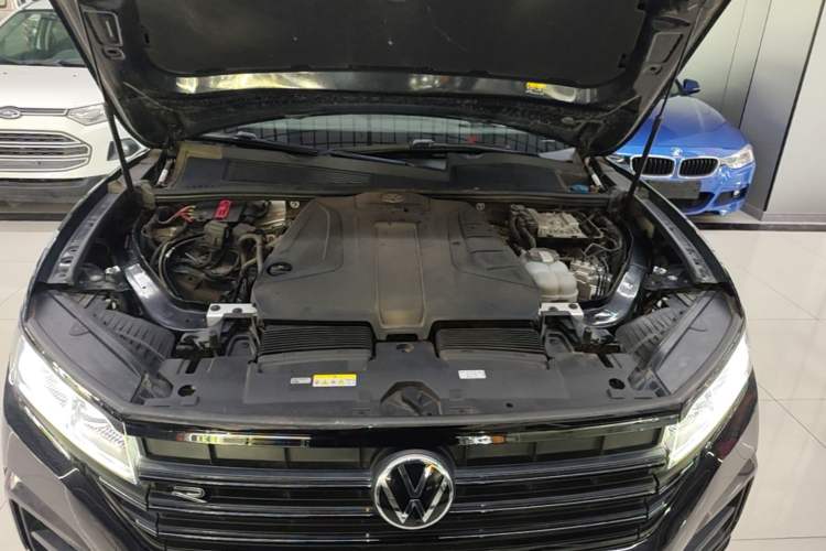 Used Volkswagen Touareg 2022 2.0 TSI RuiShang Edition Engine Bay