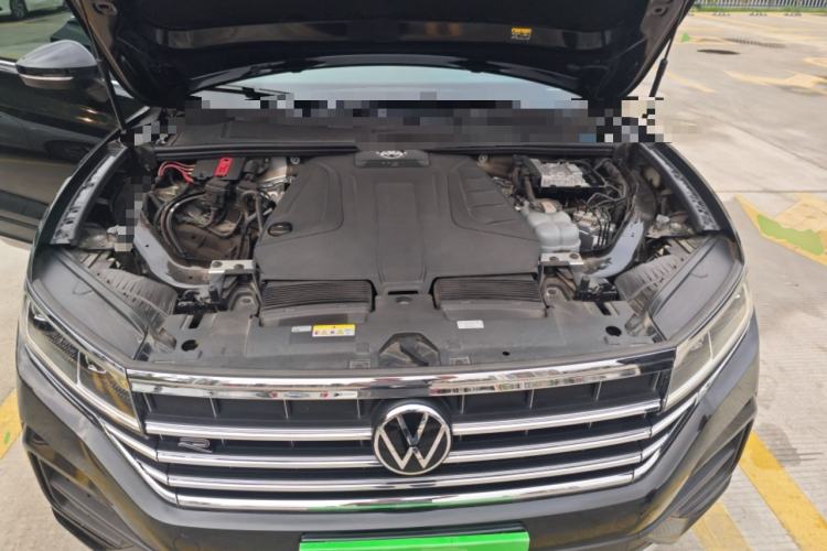 Used Volkswagen Touareg 2022 2.0 TSI RuiShang Edition Engine Bay