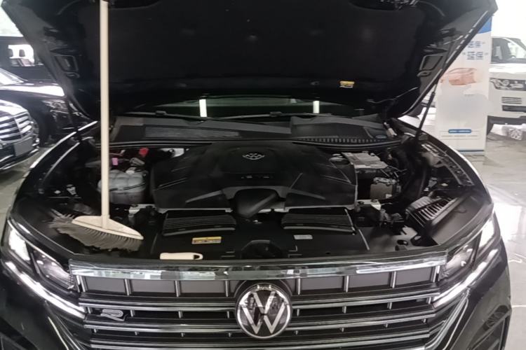 Used Volkswagen Touareg 2022 3.0 TSI Prestige Edition Classic Sport Package Engine Bay