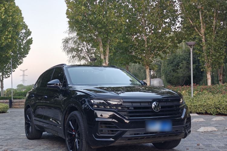 Used Volkswagen Touareg 2022 3.0 TSI Luxury Edition Black Diamond Sport Package Exterior 1