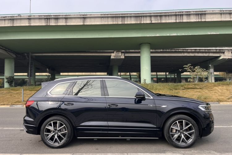 Used Volkswagen Touareg 2022 3.0 TSI Prestige Edition Classic Sport Package Exterior 1