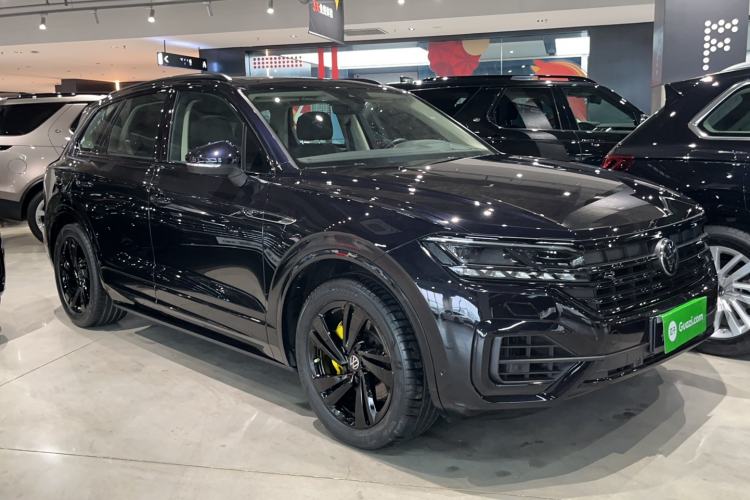 Used Volkswagen Touareg 2022 3.0 TSI Luxury Edition Black Diamond Sport Package Exterior 2