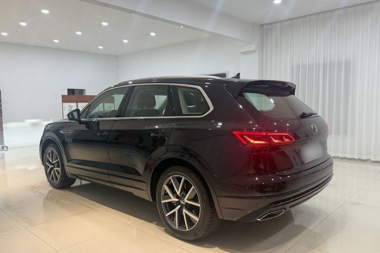 Used Volkswagen Touareg 2022 3.0 TSI Prestige Edition Classic Sport Package Exterior 3