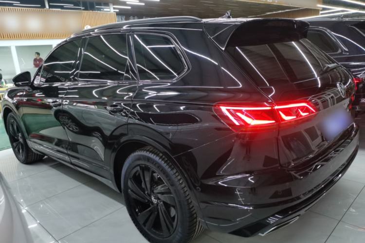 Used Volkswagen Touareg 2022 3.0 TSI Luxury Edition Black Diamond Sport Package Exterior 3