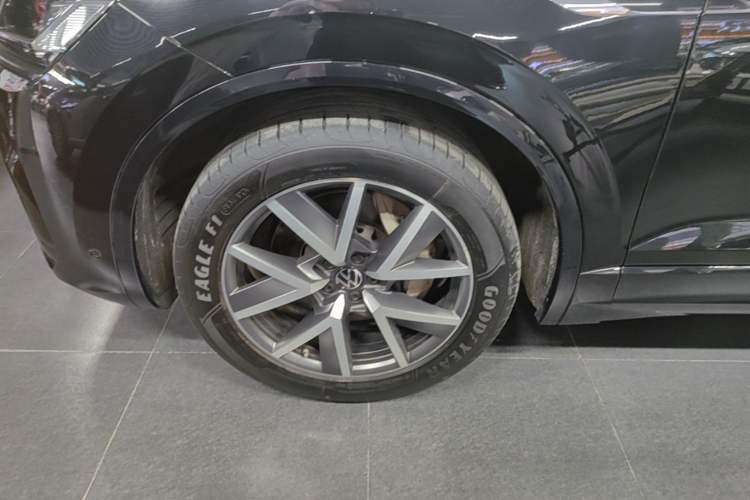 Used Volkswagen Touareg 2022 3.0 TSI Prestige Edition Classic Sport Package Exterior 4