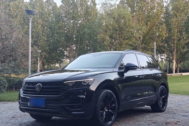 Used Volkswagen Touareg 2022 3.0 TSI Luxury Edition Black Diamond Sport Package Exterior 4
