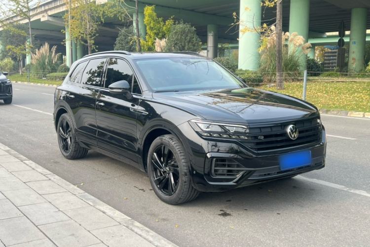 Used Volkswagen Touareg 2022 3.0 TSI Luxury Edition Black Diamond Sport Package Exterior 4
