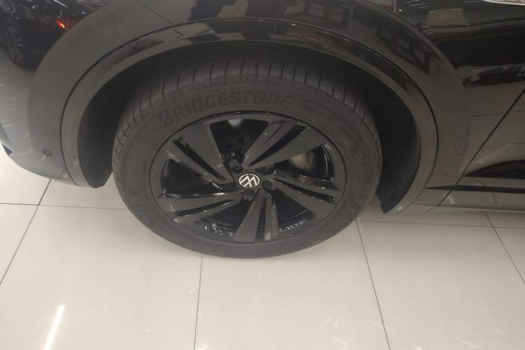 Used Volkswagen Touareg 2022 3.0 TSI Luxury Edition Black Diamond Sport Package Exterior 4