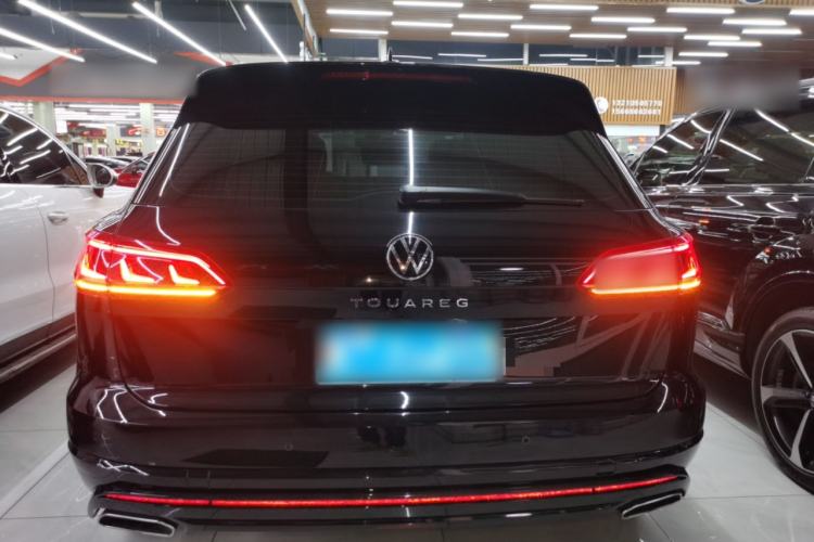 Used Volkswagen Touareg 2022 3.0 TSI Luxury Edition Black Diamond Sport Package Exterior 4