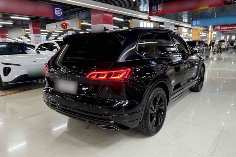 Used Volkswagen Touareg 2022 3.0 TSI Luxury Edition Black Diamond Sport Package Exterior 5