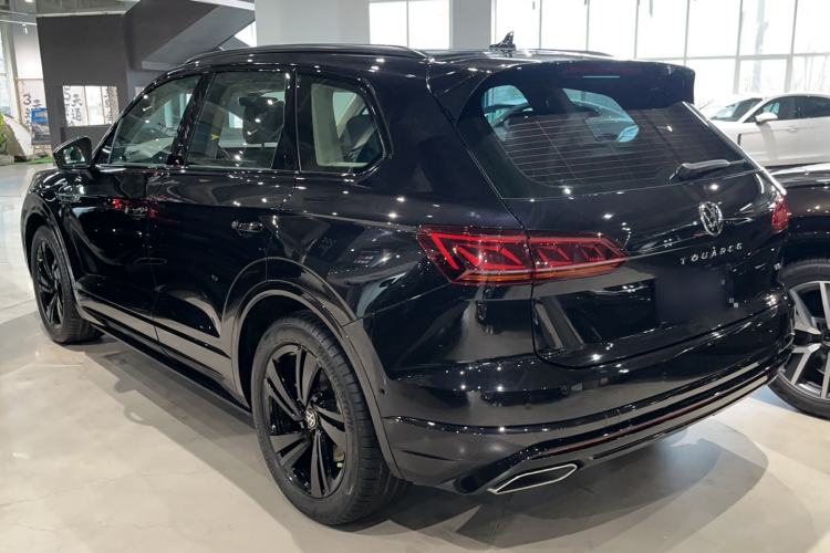 Used Volkswagen Touareg 2022 3.0 TSI Luxury Edition Black Diamond Sport Package Exterior 5