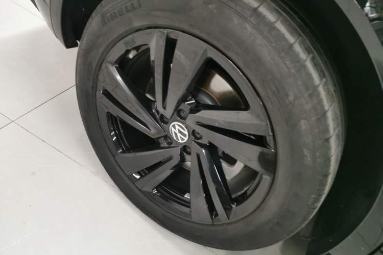 Used Volkswagen Touareg 2022 3.0 TSI Luxury Edition Black Diamond Sport Package Exterior 5