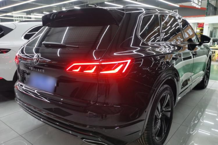 Used Volkswagen Touareg 2022 3.0 TSI Luxury Edition Black Diamond Sport Package Exterior 5