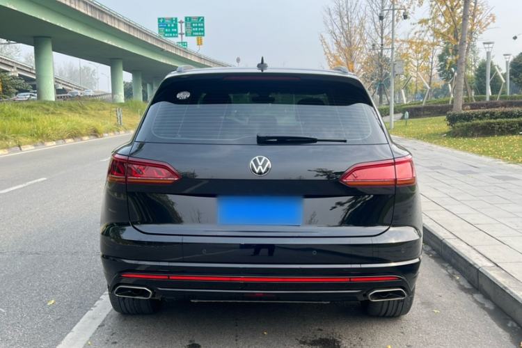Used Volkswagen Touareg 2022 3.0 TSI Luxury Edition Black Diamond Sport Package Exterior 6