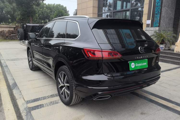Used Volkswagen Touareg 2022 3.0 TSI Prestige Edition Classic Sport Package Exterior 6