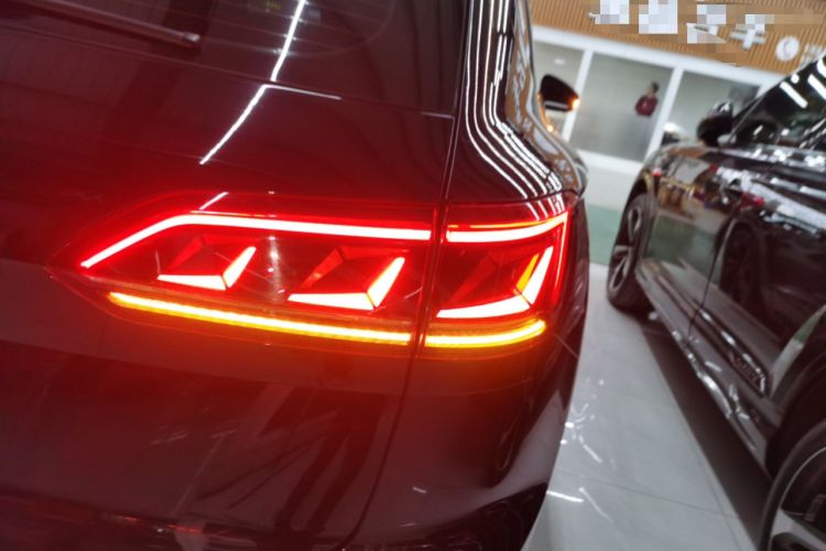 Used Volkswagen Touareg 2022 3.0 TSI Luxury Edition Black Diamond Sport Package Exterior 6