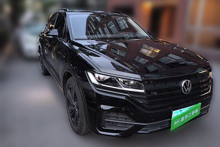 Used Volkswagen Touareg 2022 2.0 TSI RuiShang Edition Front Right 45 Deg