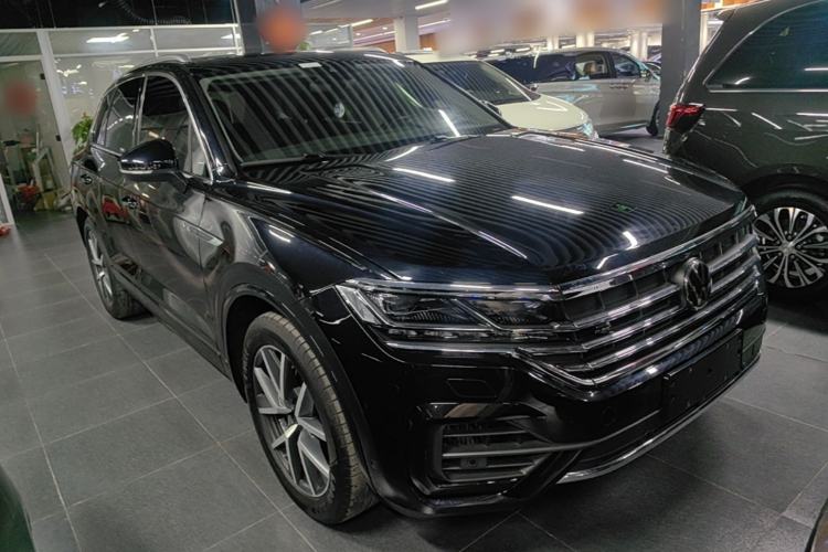 Used Volkswagen Touareg 2022 3.0 TSI Prestige Edition Classic Sport Package Front Right 45 Deg