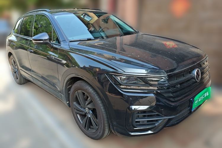 Used Volkswagen Touareg 2022 3.0 TSI Prestige Edition Classic Sport Package Front Right 45 Deg
