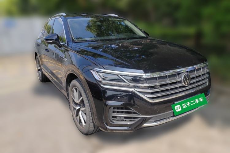 Used Volkswagen Touareg 2022 3.0 TSI Prestige Edition Classic Sport Package Front Right 45 Deg