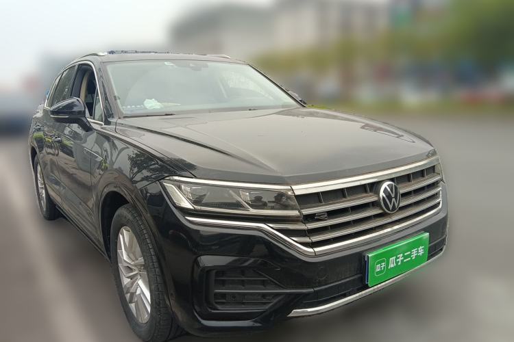 Used Volkswagen Touareg 2022 2.0 TSI RuiShang Edition Front Right 45 Deg