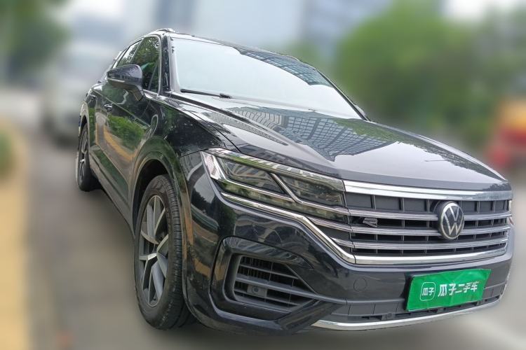 Used Volkswagen Touareg 2022 3.0 TSI Prestige Edition Classic Sport Package Front Right 45 Deg