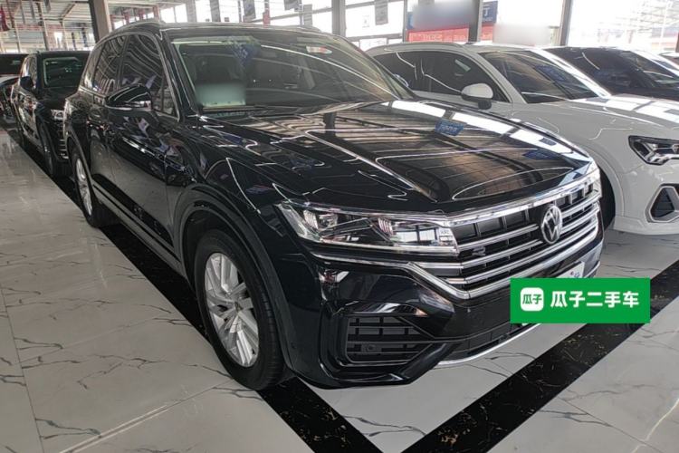 Used Volkswagen Touareg 2022 2.0 TSI RuiShang Edition Front Right 45 Deg
