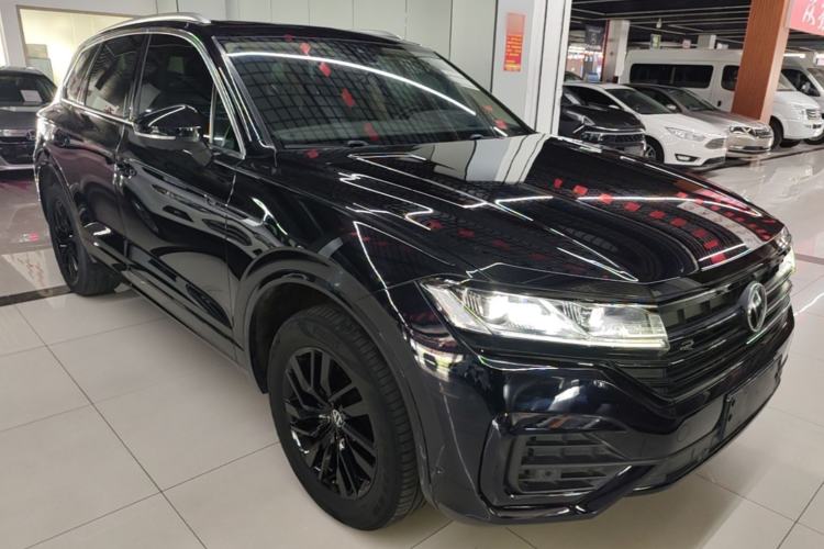 Used Volkswagen Touareg 2022 2.0 TSI RuiShang Edition Front Right 45 Deg