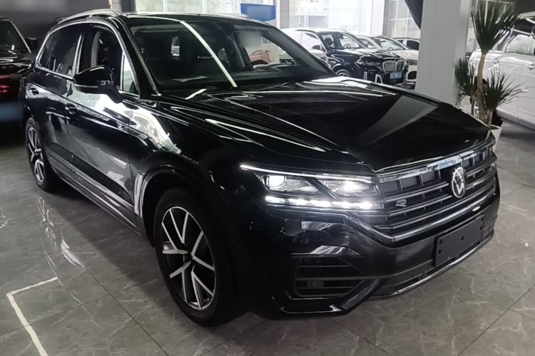 Used Volkswagen Touareg 2022 3.0 TSI Prestige Edition Classic Sport Package Front Right 45 Deg