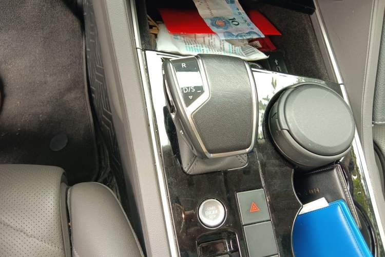 Used Volkswagen Touareg 2022 2.0 TSI RuiShang Edition Gear Lever