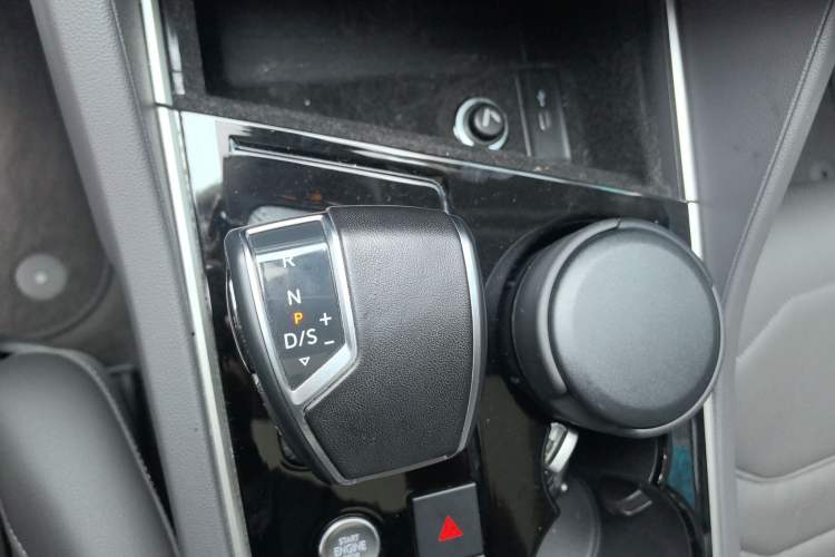 Used Volkswagen Touareg 2022 3.0 TSI Prestige Edition Classic Sport Package Gear Lever