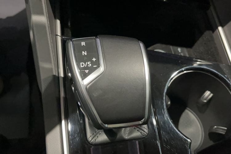 Used Volkswagen Touareg 2022 2.0 TSI RuiShang Edition Gear Lever